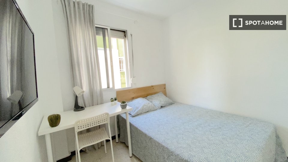 Habitación en un apartamento de 4 dormitorios en El Rocío, Sevilla.