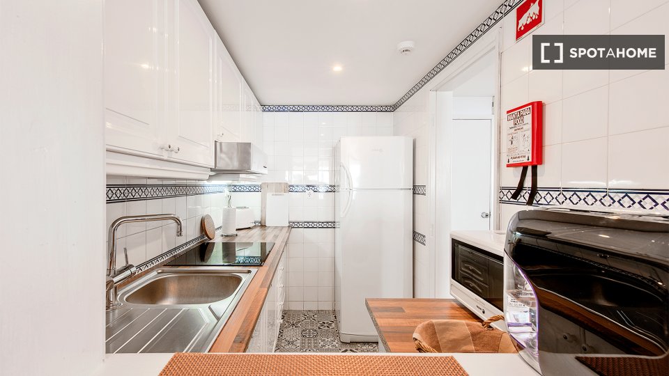 Apartment Lisbon, 1 bed — photo 8