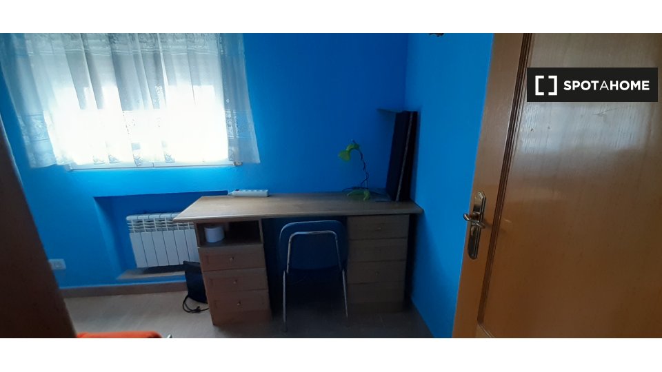 Double room Madrid, 3 beds — photo 13