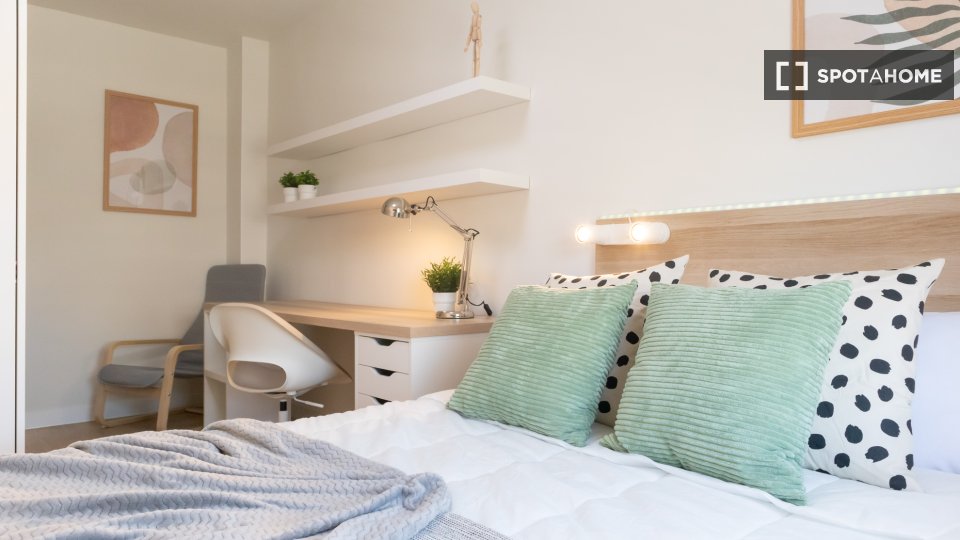 Double room Madrid, 6 beds, 200m² — photo 23