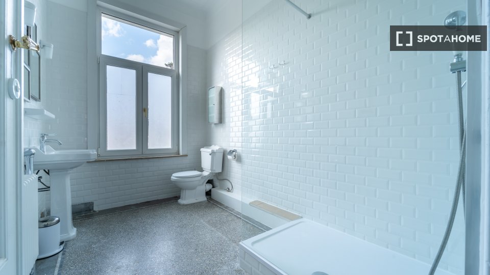 Double room Brussels, 4 beds, 70m² — photo 9