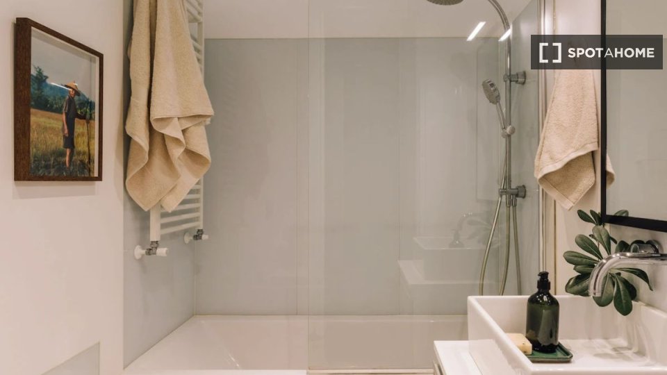 Apartment Lisbon, 2 beds — photo 16
