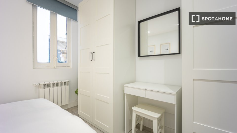 Double room Madrid, 2 beds, 60m² — photo 1