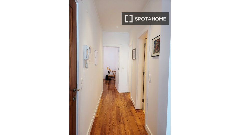 Apartment mono Lisbon, 61m² — photo 25