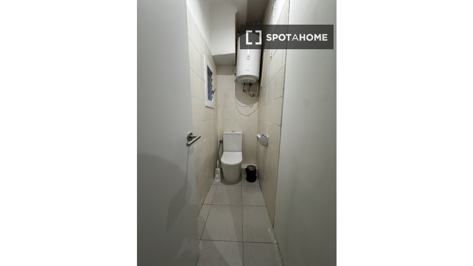 Double room Barcelona, 5 beds, 120m² — photo 11