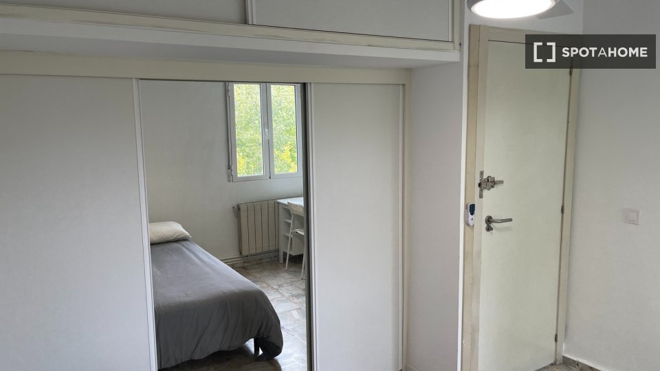 Double room Madrid, 4 beds — photo 8