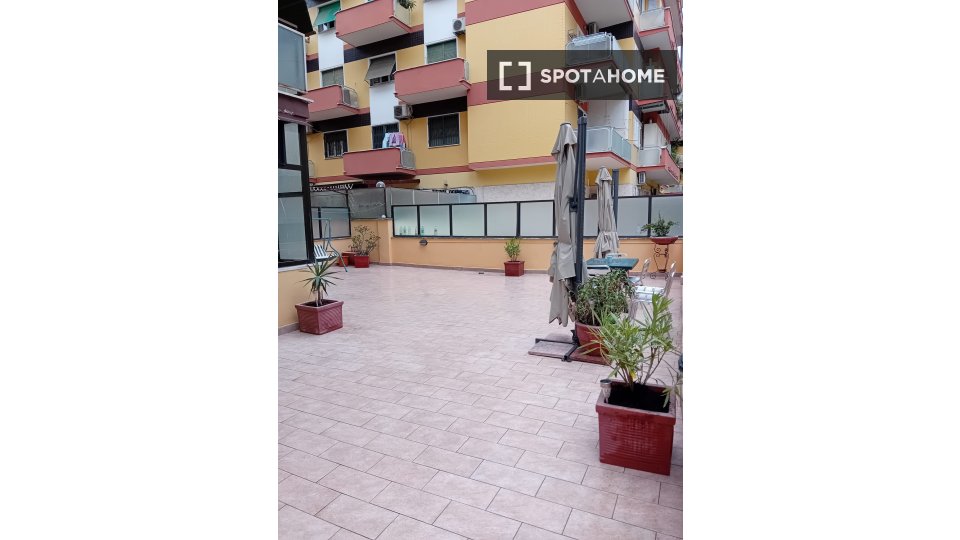 Double room Rome, 3 beds, 75m² — photo 93