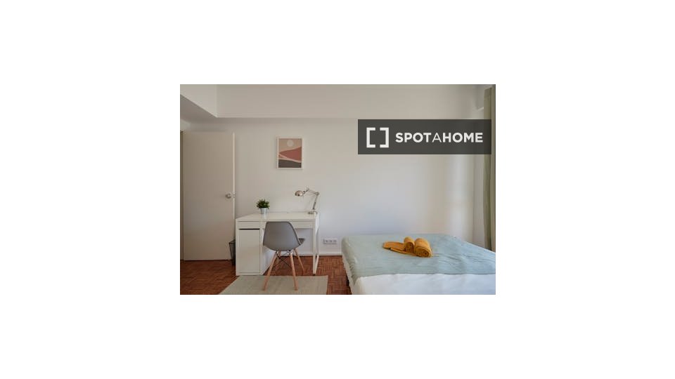 Double room Lisbon, 6 beds — photo 4