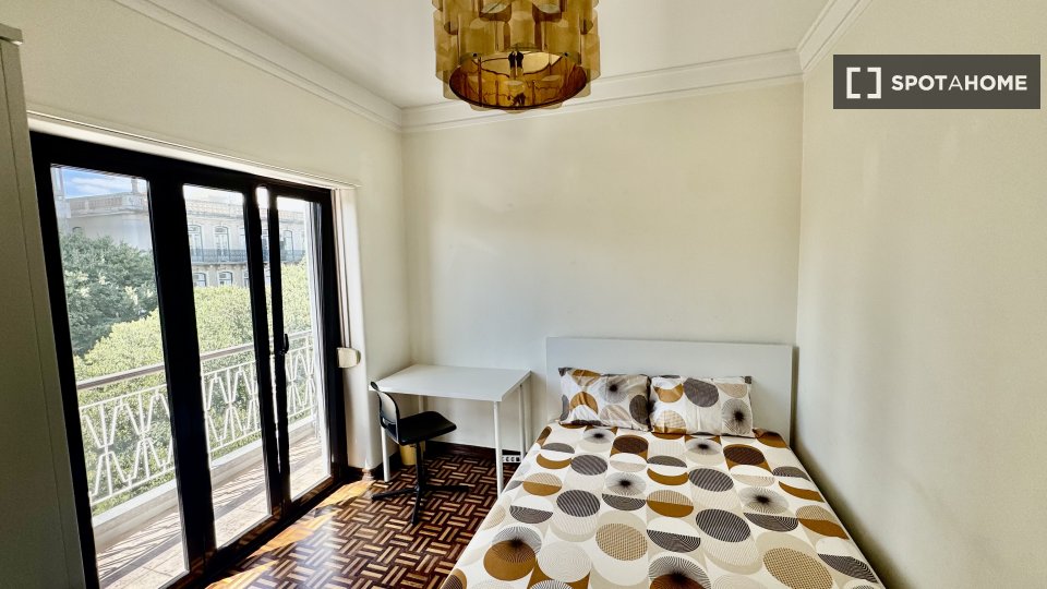 Double room Lisbon, 4 beds, 112m² — photo 7