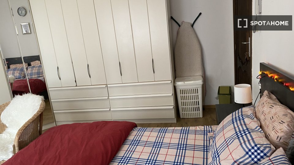 Double room Brussels, 1 bed — photo 8
