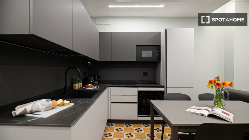 Apartment Milan, 2 beds, 72m² — photo 17