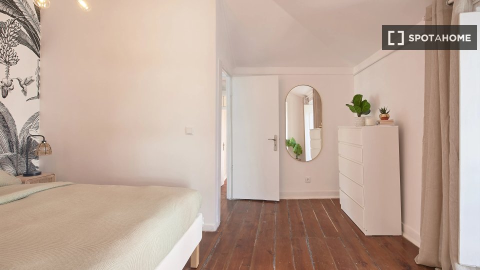 Double room Lisbon, 13 beds — photo 2