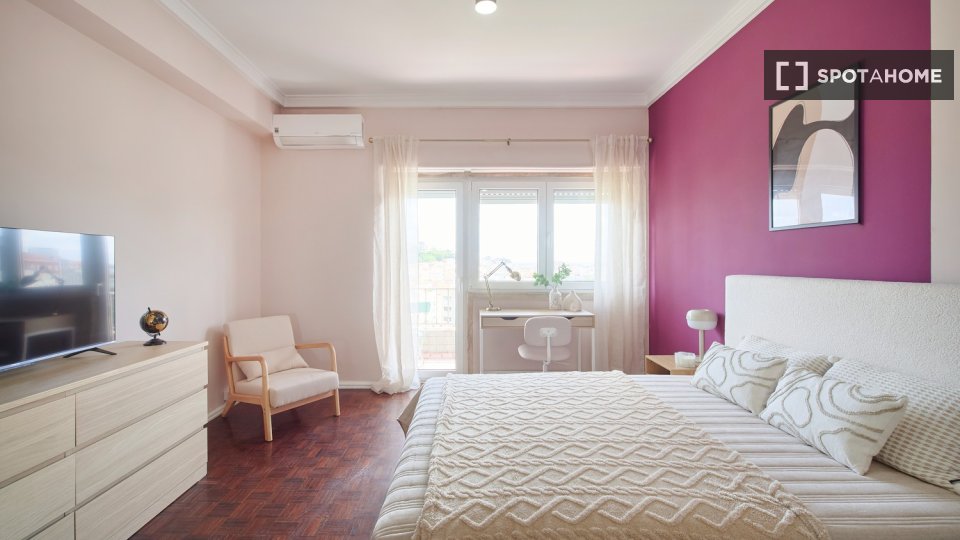 Double room Lisbon, 4 beds — photo 25