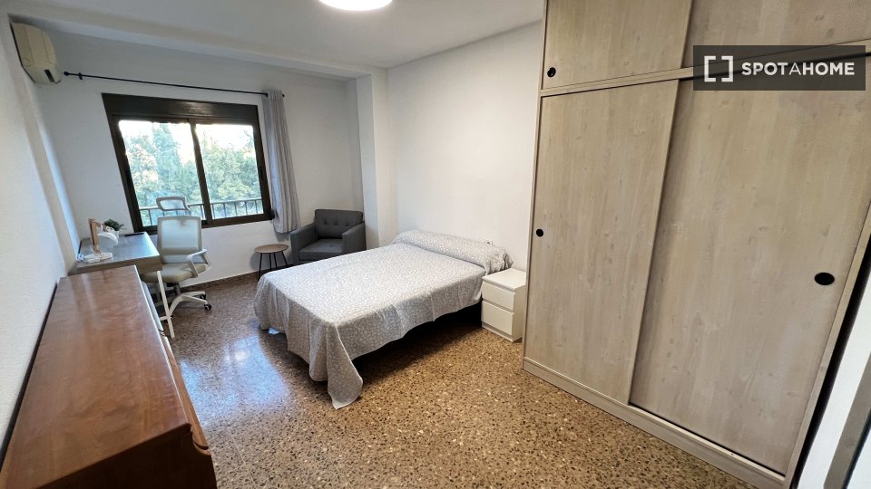 Double room Valencia, 5 beds — photo 16