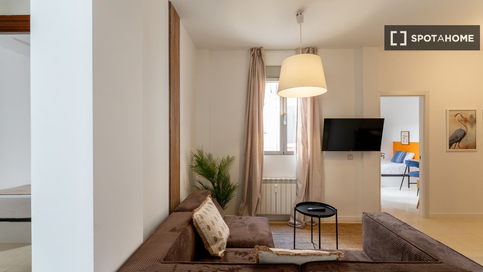 Double room Madrid, 3 beds — photo 3