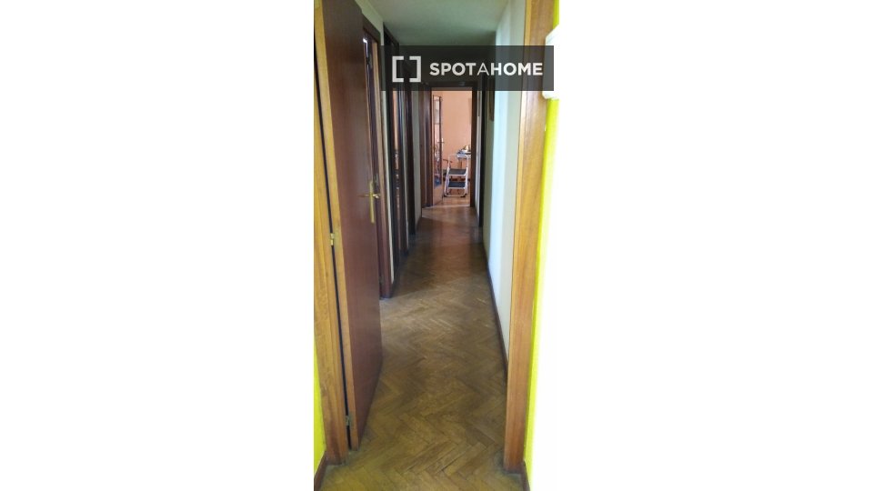 Double room Madrid, 3 beds, 100m² — photo 11