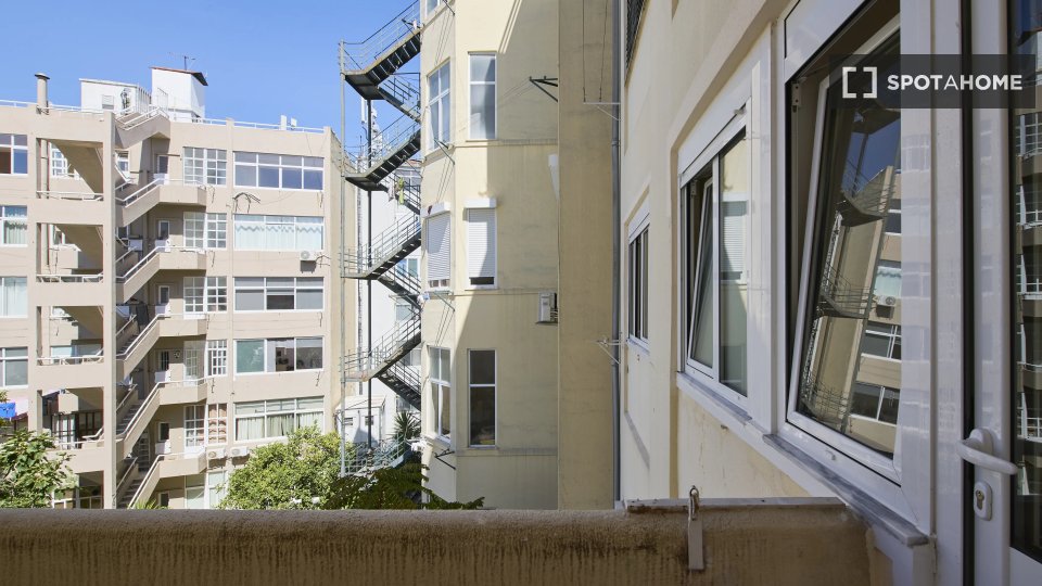 Double room Lisbon, 6 beds — photo 6