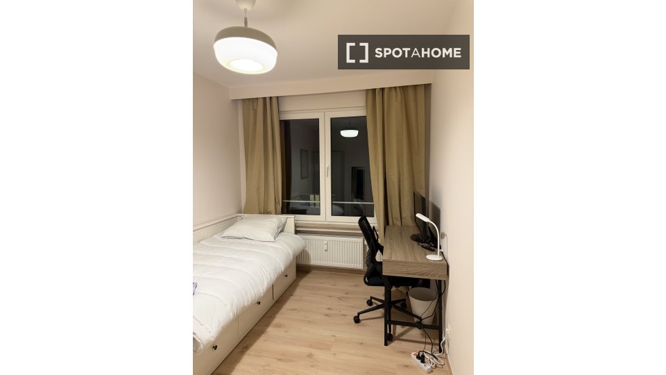 Double room Brussels, 4 beds, 125m² — photo 10