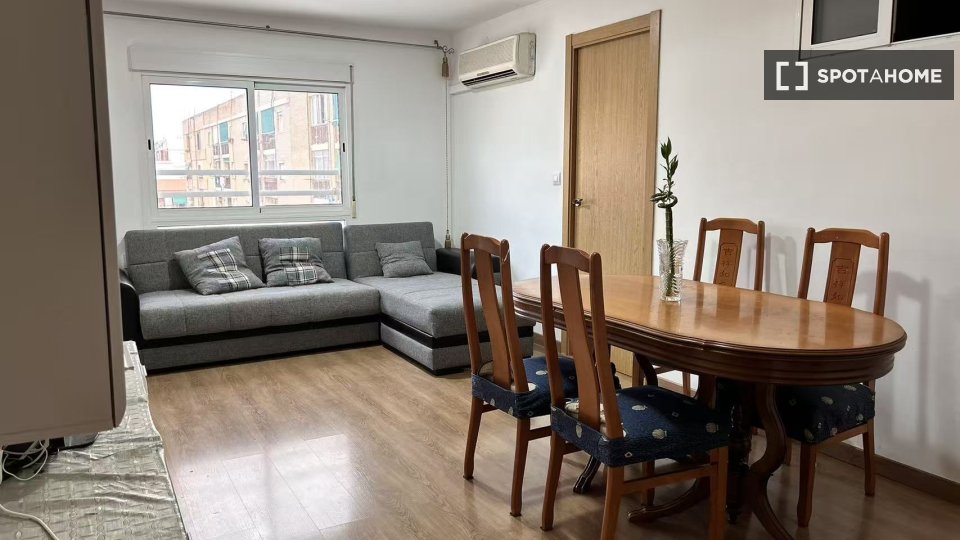 Double room Valencia, 4 beds, 110m² — photo 9