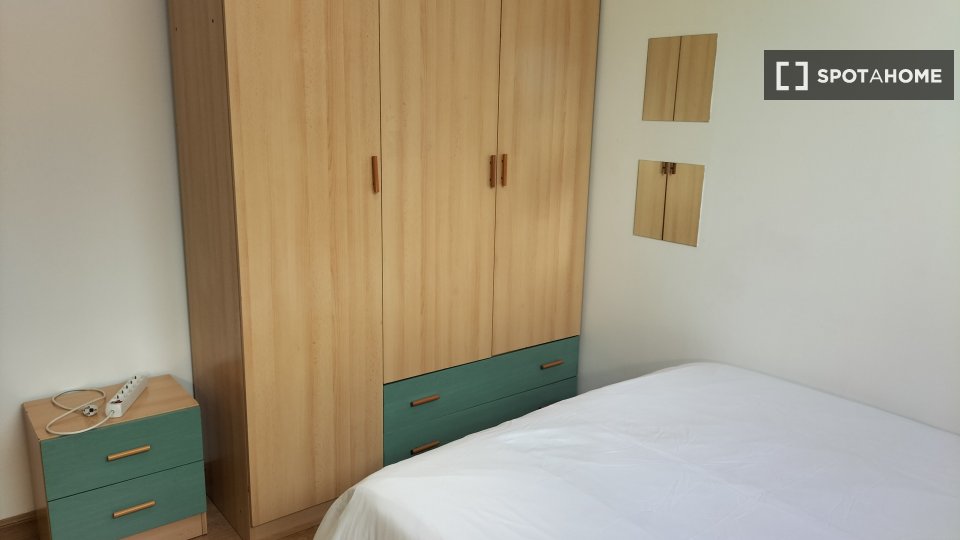 Double room Madrid, 7 beds, 90m² — photo 15