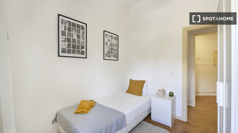 Double room Lisbon, 7 beds — photo 9