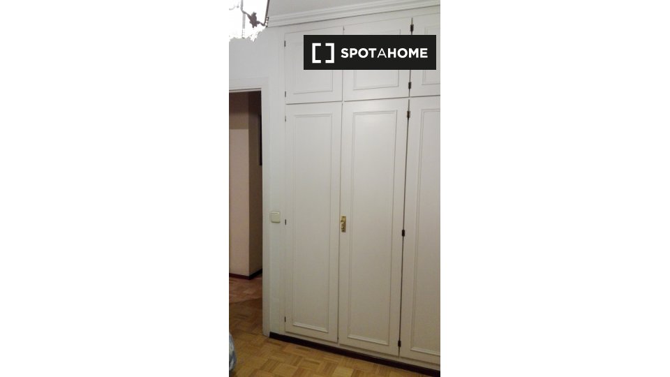 Double room Madrid, 1 bed — photo 2