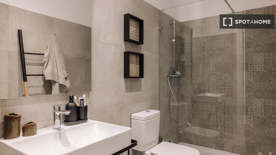 Apartment Lisbon, 1 bed, 49m² — photo 2