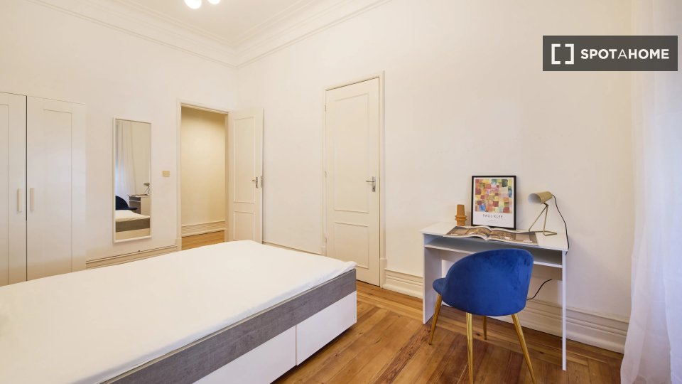 Double room Lisbon, 9 beds — photo 12