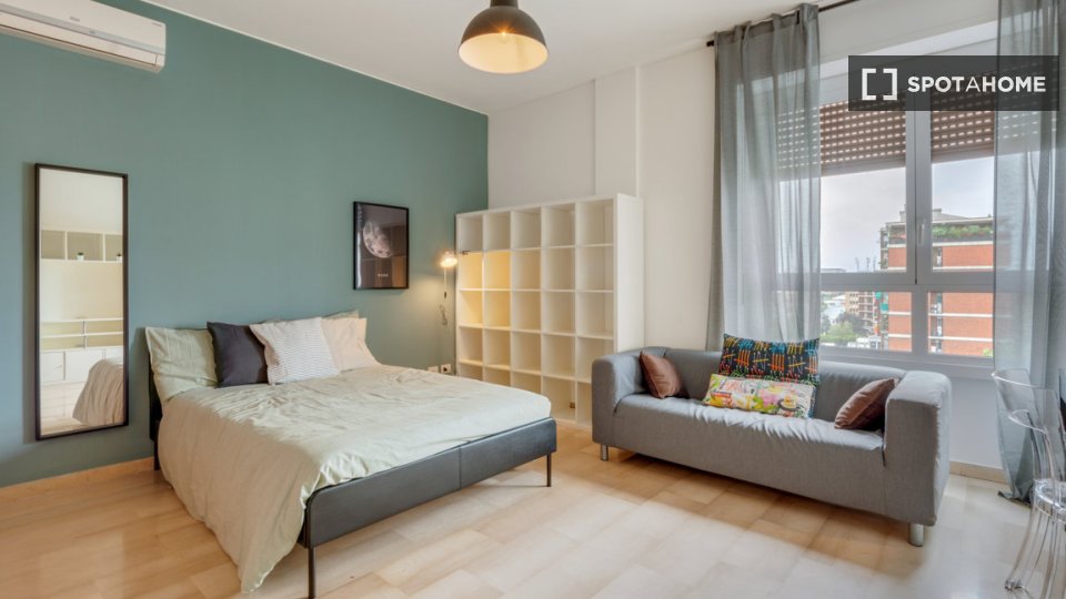 Double room Milan, 3 beds, 105m² — photo 1