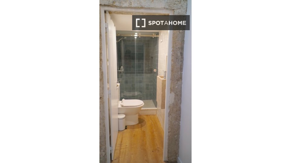 Apartment Lisbon, 3 beds, 135m² — photo 16