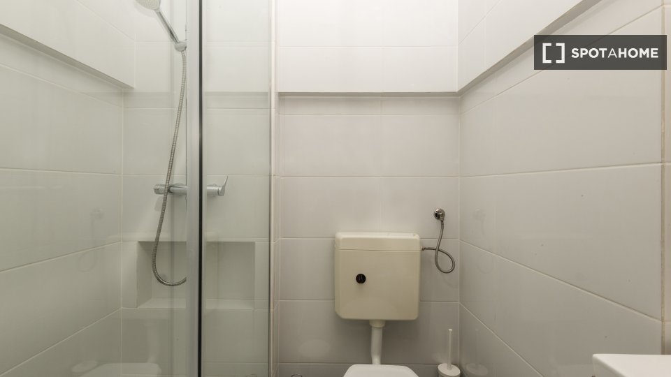 Apartment Lisbon, 2 beds, 65m² — photo 14