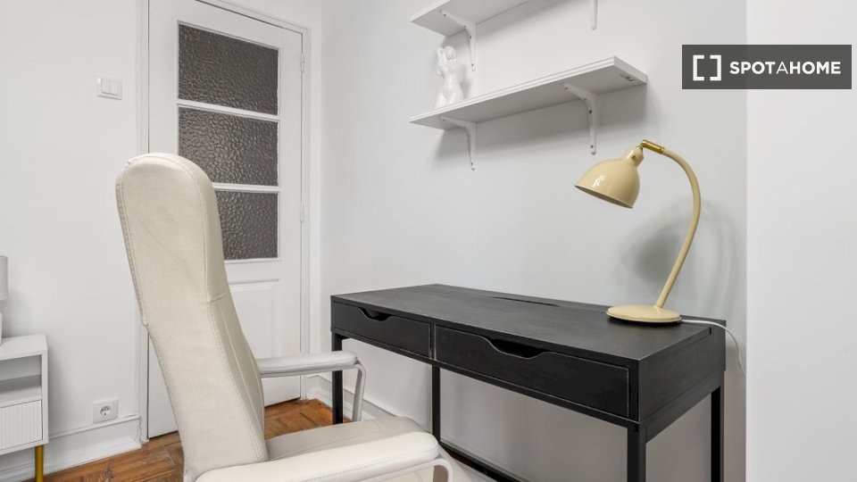Double room Lisbon, 5 beds — photo 12