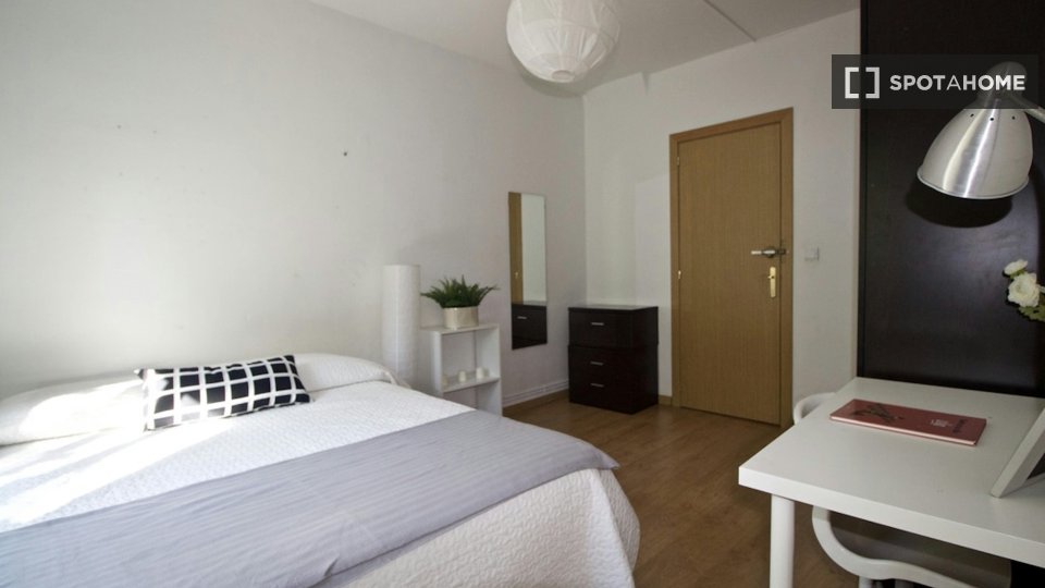 Double room Madrid, 6 beds, 200m² — photo 34