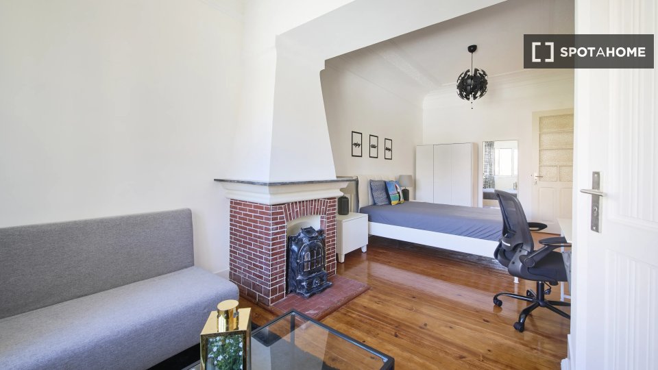 Double room Lisbon, 6 beds — photo 4
