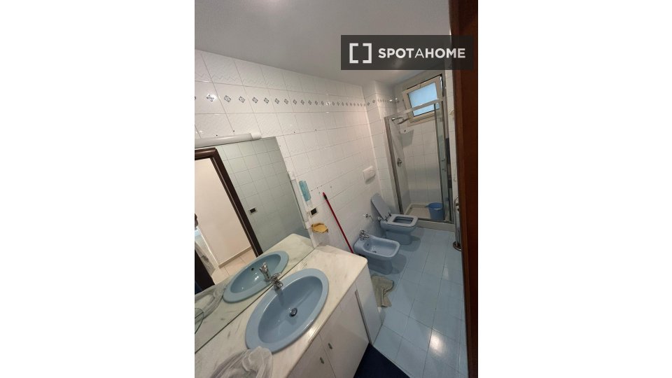 Double room Naples, 2 beds — photo 4