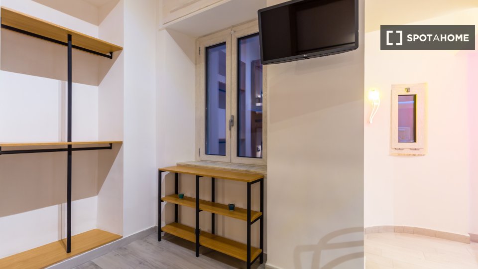 Apartment Naples, 1 bed — photo 8