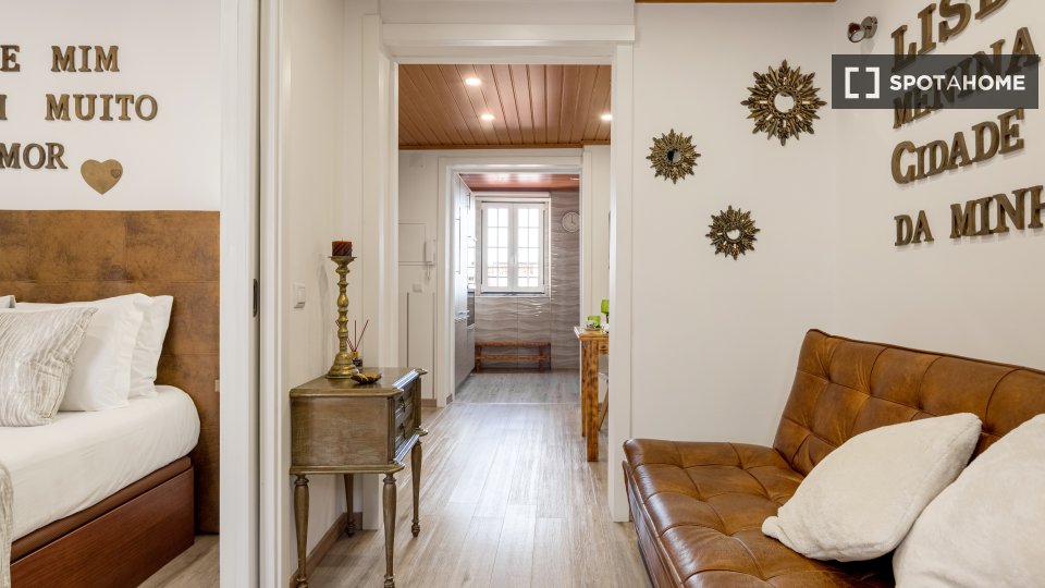 Apartment Lisbon, 1 bed — photo 17