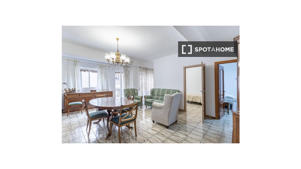 Double room Granada, 4 beds, 112m² — photo 11
