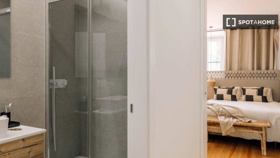 Apartment Lisbon, 2 beds — photo 16