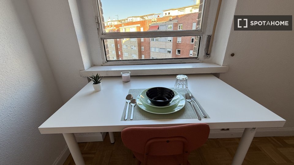 Double room Madrid, 6 beds — photo 12