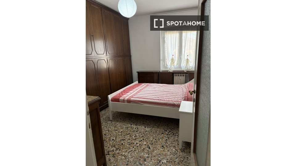 Double room Milan, 2 beds, 11m² — photo 2