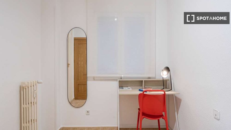 Double room Madrid, 4 beds — photo 8