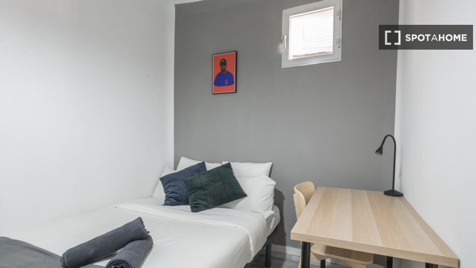 Double room Madrid, 6 beds, 120m² — photo 20
