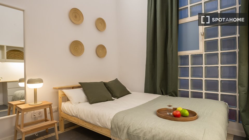 Double room Barcelona, 10 beds, 350m² — photo 2