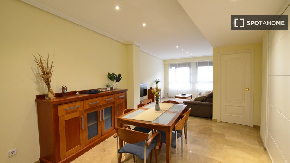 Apartment Valencia, 2 beds, 85m² — photo 13