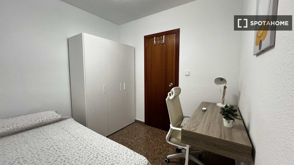 Double room Valencia, 5 beds — photo 12