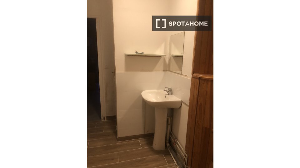 Double room Paris, 3 beds, 14m² — photo 15