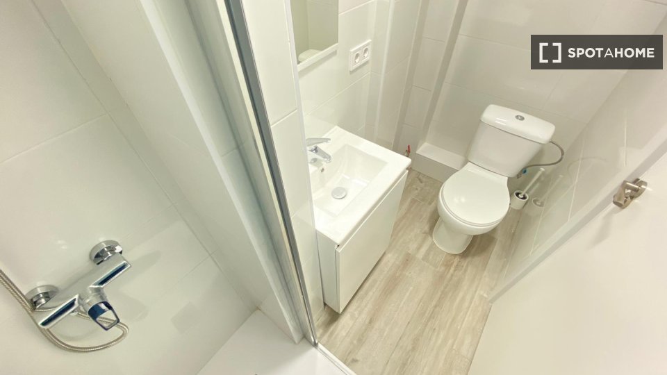 Double room Madrid, 4 beds — photo 4