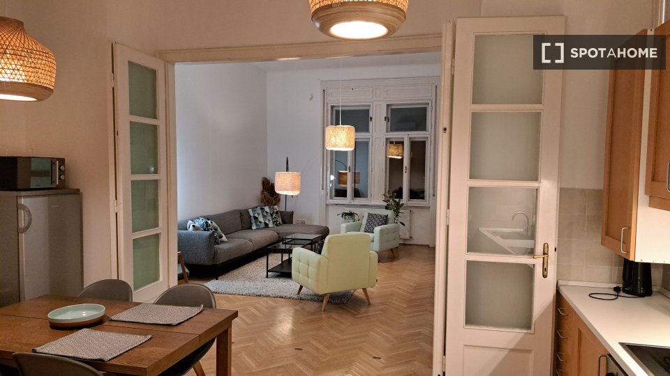 Apartment Budapest, 2 beds, 75m² — photo 6