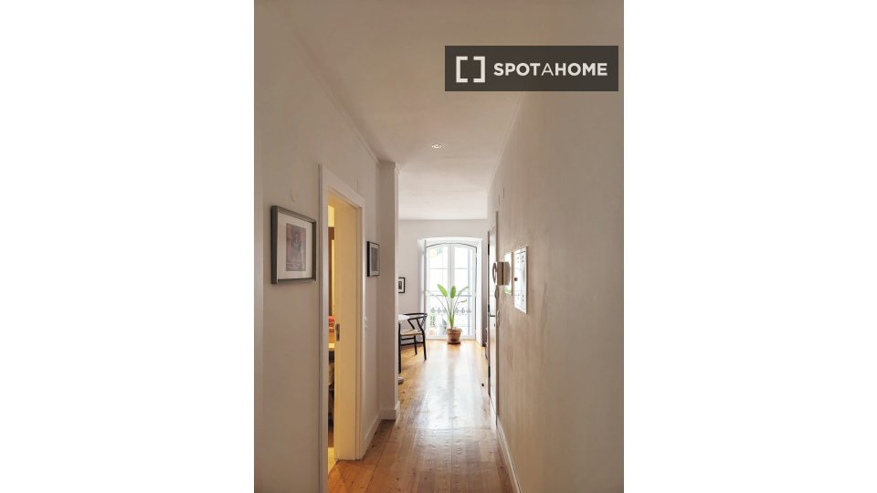 Apartment mono Lisbon, 61m² — photo 47